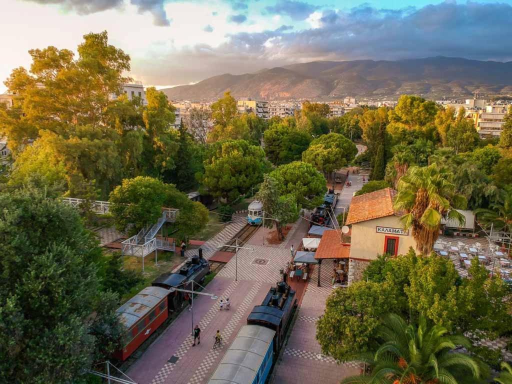 Jason City Escape - Cozy Urban Gem Kalamata Ngoại thất bức ảnh